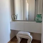 N * Pale