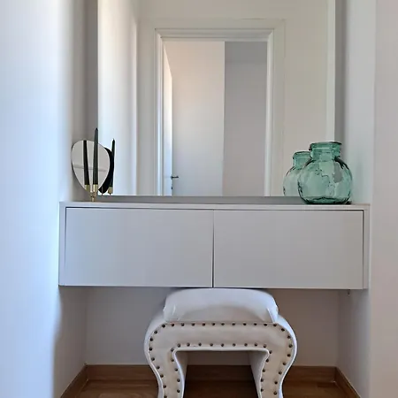 Apartment N *