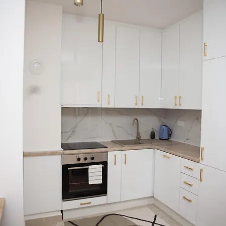 N Apartment Pale