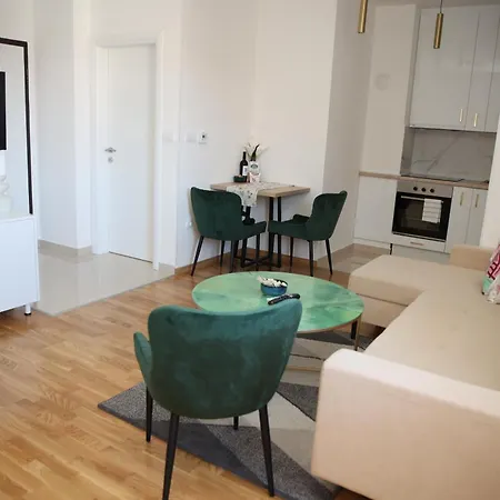 N Apartment Pale
